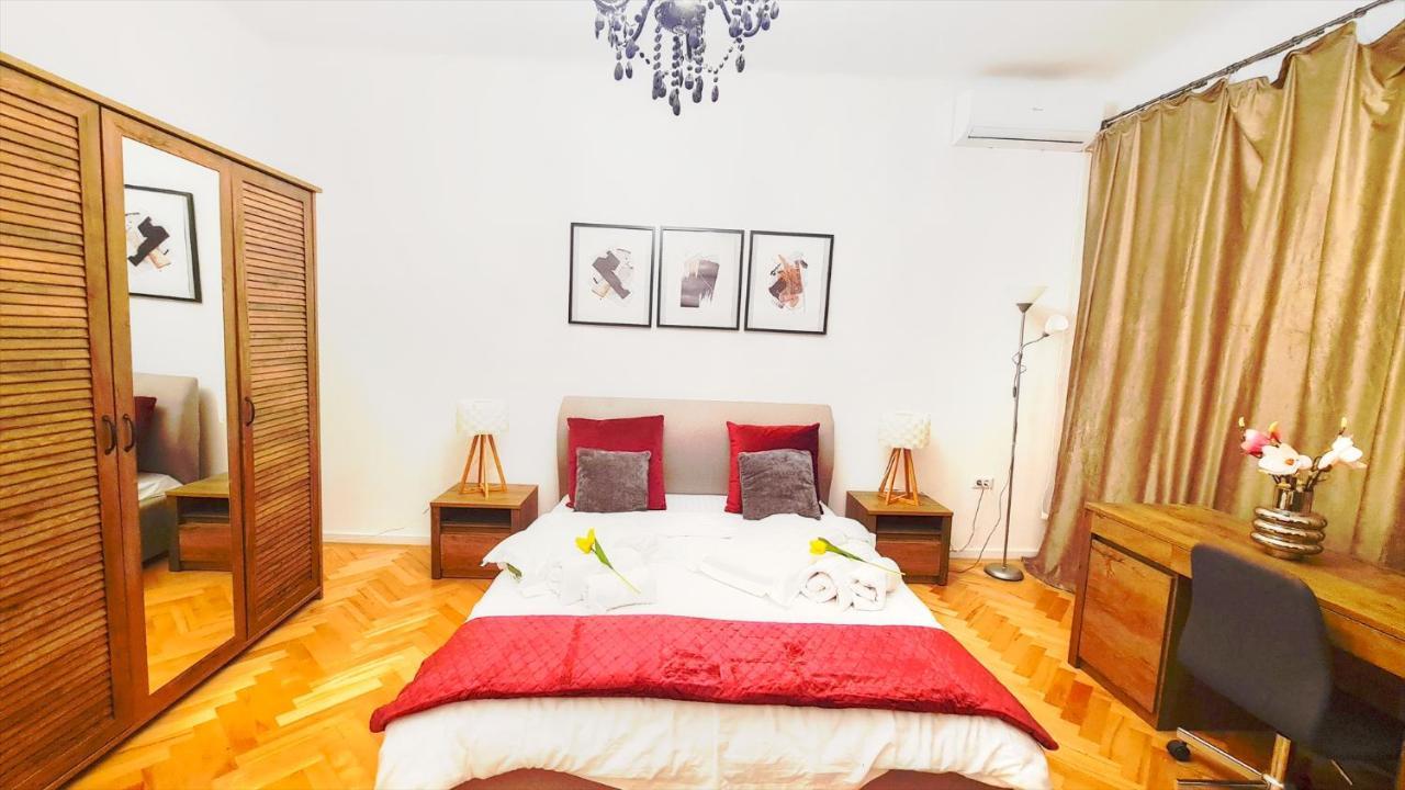 Spacious 5* Luxury In Historic Center Free Parking คลูจ-นาโปกา ภายนอก รูปภาพ